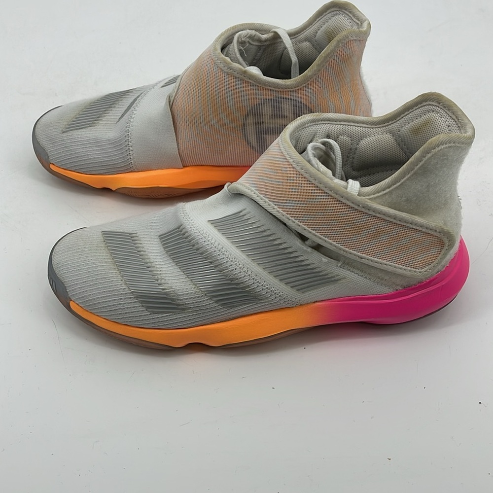 ADIDAS YOUTH SIZE 4.5 BASKETBALL SHOES. NOT PERFECT BUT VERY GOOD PREOWN… - Picture 4 of 6